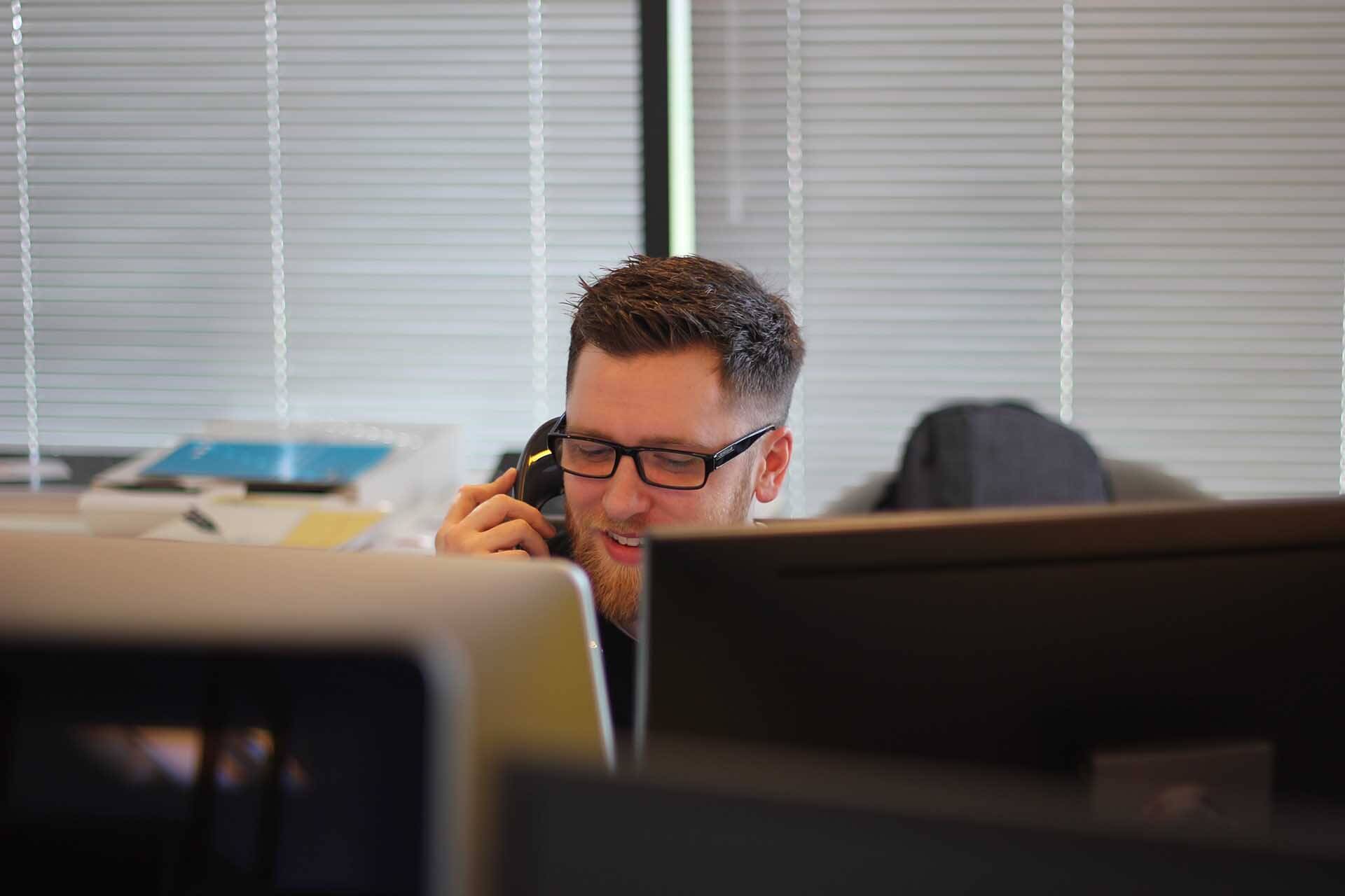 Customer service is one of the easiest part time side hustles for college students