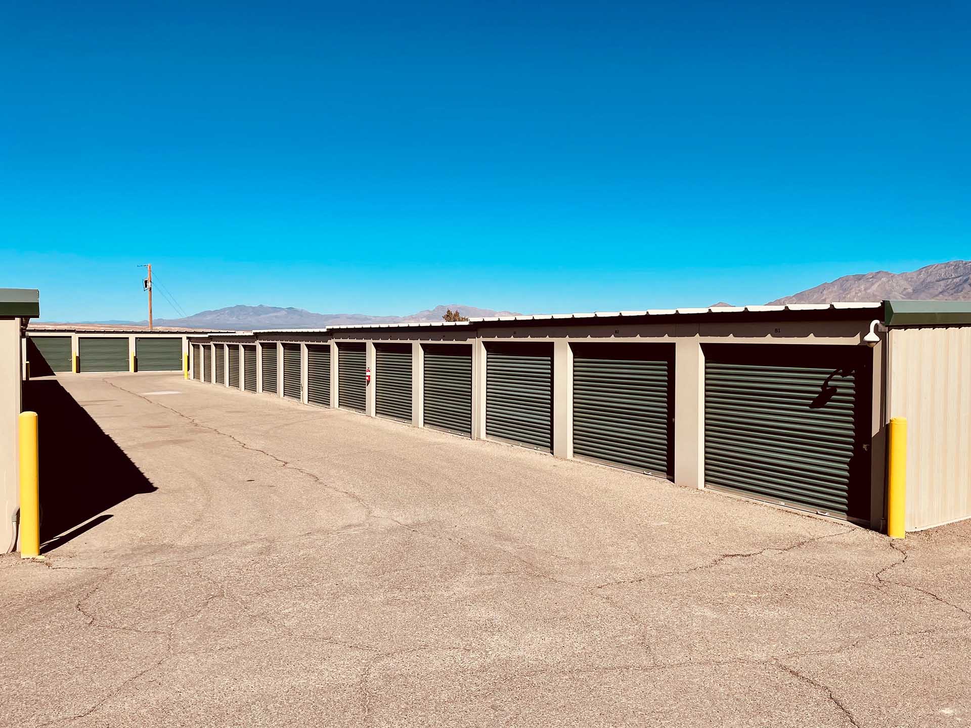 Attend storage unit auctions as a college side hustle